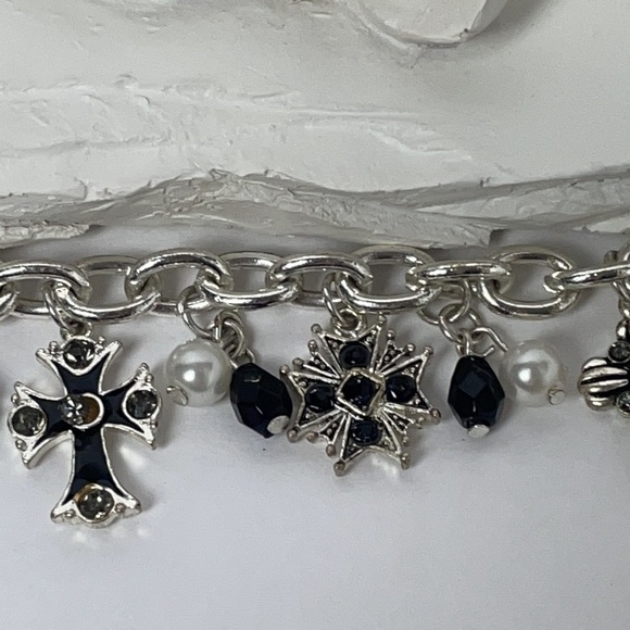 Maltese Cross Charm Bracelet - Pearls & Jet Black Beads Silver Tone Chain - Picture 10 of 11